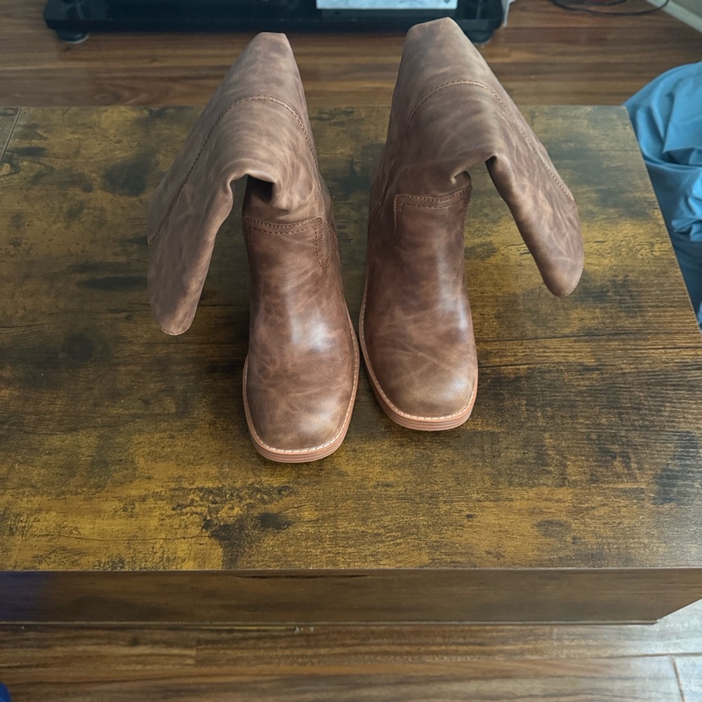 Women’s Brown Leather Mid-Calf Heeled Boots